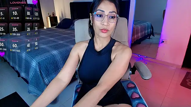 Snapshot of Megan_Chat chatting on 10, 11, 2025 Megan Chat online show from 10, 11, 2025