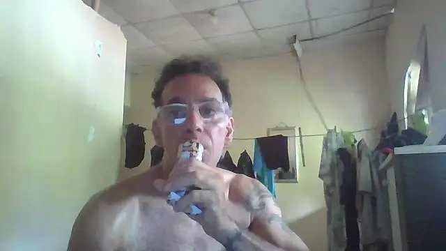 Snapshot of CaptainFox chatting on 2, 7, 2026 CaptainFox online show from 2, 7, 2026