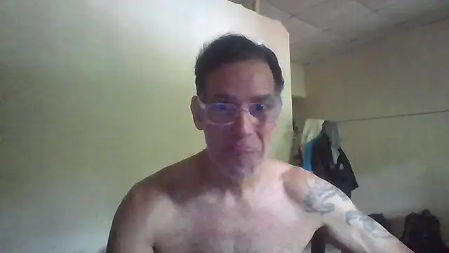 Snapshot of CaptainFox chatting on 5, 7, 2026 CaptainFox online show from 5, 7, 2026