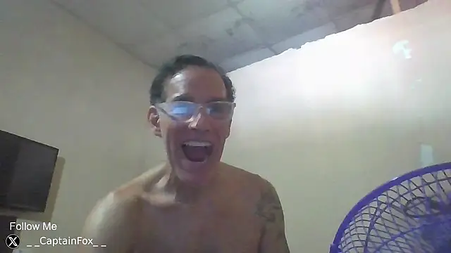 Snapshot of CaptainFox chatting on 1, 8, 2026 CaptainFox online show from 1, 8, 2026