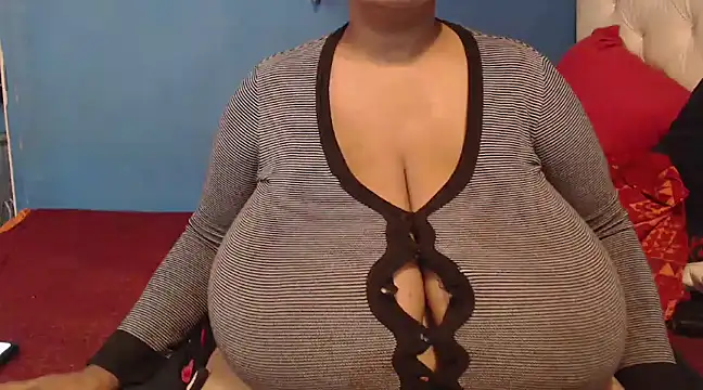 CUTEFIRMMELONSS online show from 11, 3, 2025