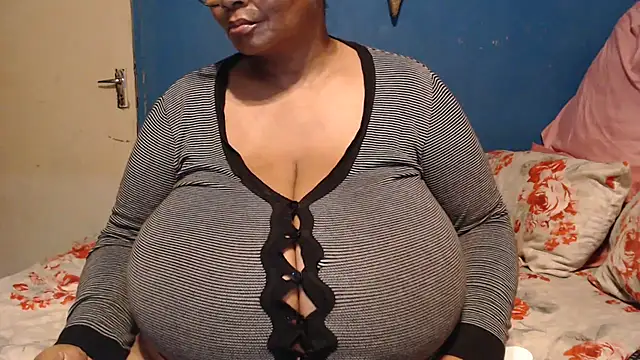 CUTEFIRMMELONSS online show from 13, 10, 2025