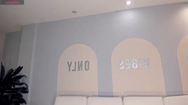 Snapshot of MariamRivera_ chatting on 25, 2, 2025 MariamRivera online show from 25, 2, 2025