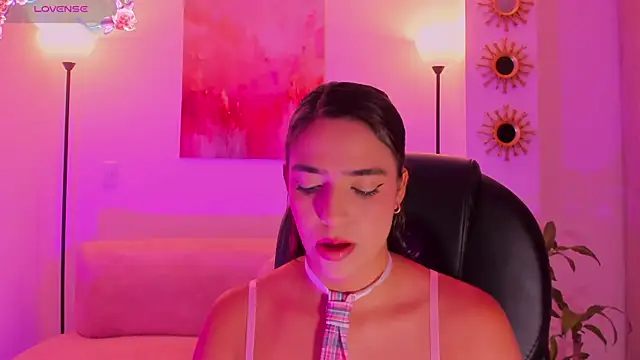 Snapshot of MariamRivera_ chatting on 26, 9, 2025 MariamRivera online show from 26, 9, 2025