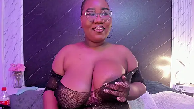 Snapshot of Darnellqueen chatting on 15, 11, 2025 Darnellqueen online show from 15, 11, 2025