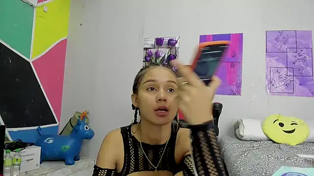 MarianaManzur online show from 15, 9, 2025