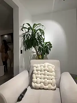 Snapshot of EllaSanz_ chatting on 14, 1, 2025 EllaSanz online show from 14, 1, 2025