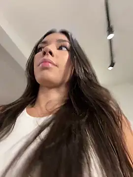 Snapshot of EllaSanz_ chatting on 11, 3, 2025 EllaSanz online show from 11, 3, 2025