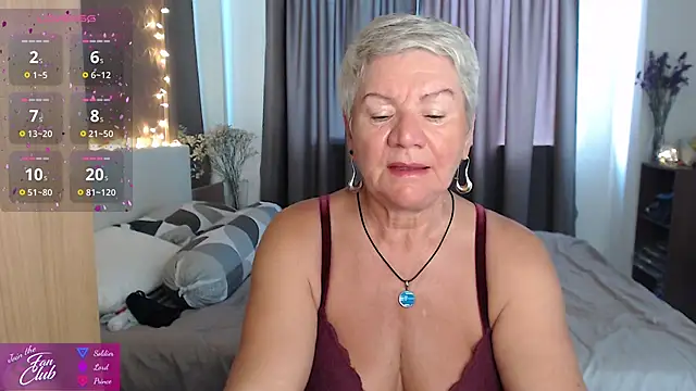 Snapshot of roxana_brooks chatting on 7, 5, 2026 roxana brooks online show from 7, 5, 2026