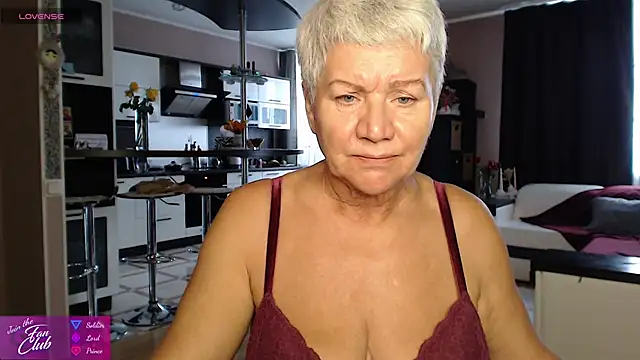 Snapshot of roxana_brooks chatting on 2, 7, 2026 roxana brooks online show from 2, 7, 2026
