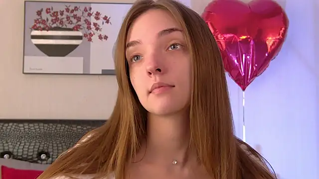 VirginieCruz online show from 28, 2, 2025