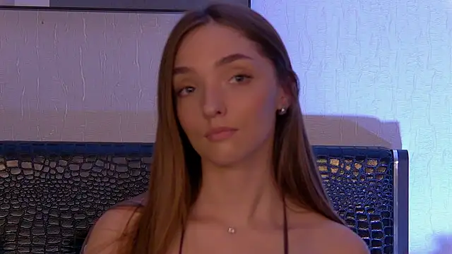 VirginieCruz online show from 7, 3, 2025