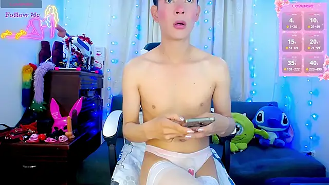 Snapshot of Aleexx___ chatting on 4, 11, 2025 Aleexx online show from 4, 11, 2025