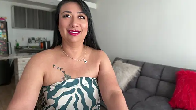 Karina Yang online show from 14, 4, 2026