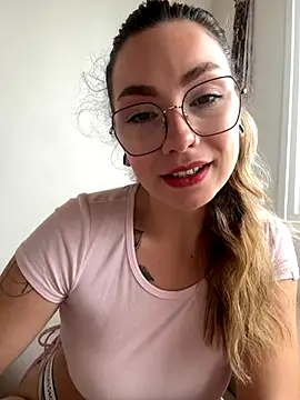 Snapshot of TalullaX chatting on 9, 10, 2025 TalullaX online show from 9, 10, 2025