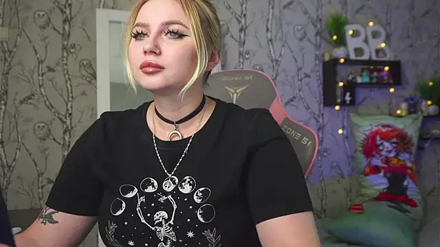 Snapshot of Moon_Valkyrie chatting on 30, 3, 2026 Moon Valkyrie online show from 30, 3, 2026
