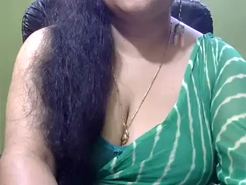 Snapshot of Mona_love143 chatting on 8, 11, 2025 Mona love143 online show from 8, 11, 2025