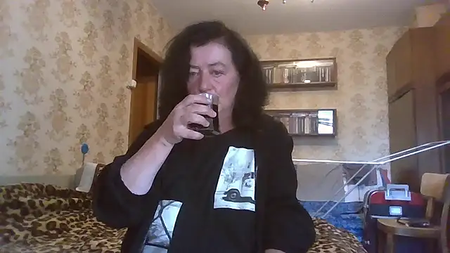 Snapshot of GypsiQueen2 chatting on 10, 7, 2026 GypsiQueen2 online show from 10, 7, 2026