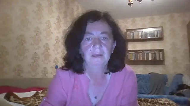 Snapshot of GypsiQueen2 chatting on 18, 7, 2026 GypsiQueen2 online show from 18, 7, 2026