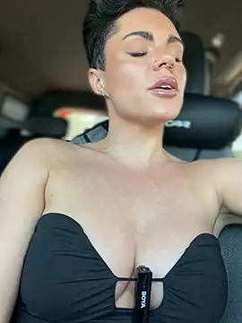 Snapshot of LukeLouHarvey chatting on 2, 3, 2026 LukeLouHarvey online show from 2, 3, 2026