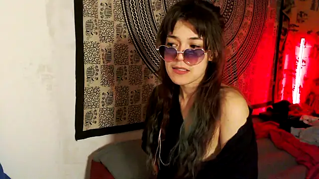 LinaWinter online show from 1, 3, 2025