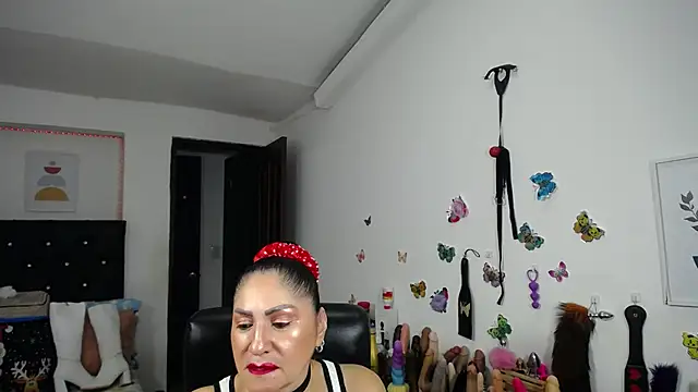 Snapshot of mature_bigboobs10 chatting on 26, 10, 2025 mature bigboobs10 online show from 26, 10, 2025