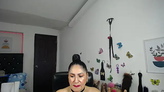 Snapshot of mature_bigboobs10 chatting on 30, 10, 2025 mature bigboobs10 online show from 30, 10, 2025