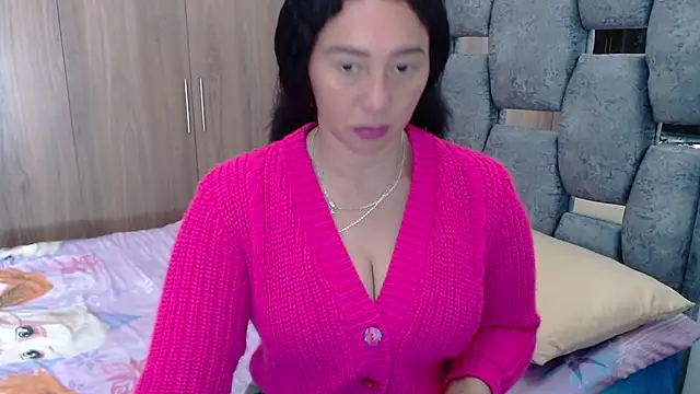 Snapshot of sara_hott_1 chatting on 17, 1, 2025 sara hott 1 online show from 17, 1, 2025