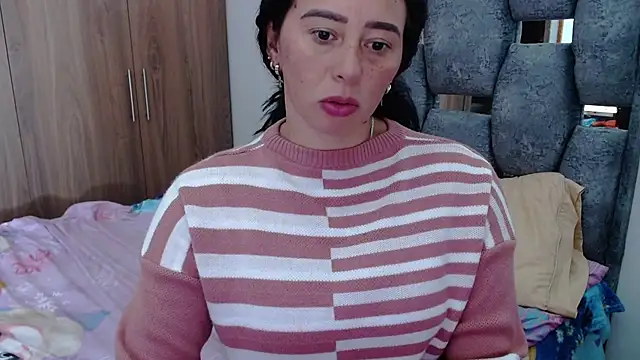 Snapshot of sara_hott_1 chatting on 20, 1, 2025 sara hott 1 online show from 20, 1, 2025