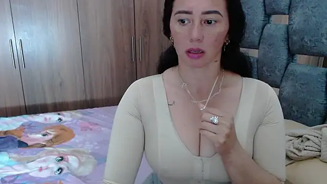 Snapshot of sara_hott_1 chatting on 10, 2, 2025 sara hott 1 online show from 10, 2, 2025