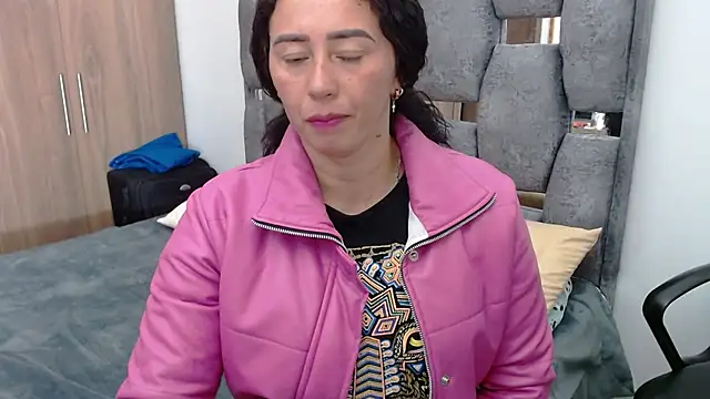 Snapshot of sara_hott_1 chatting on 21, 2, 2025 sara hott 1 online show from 21, 2, 2025