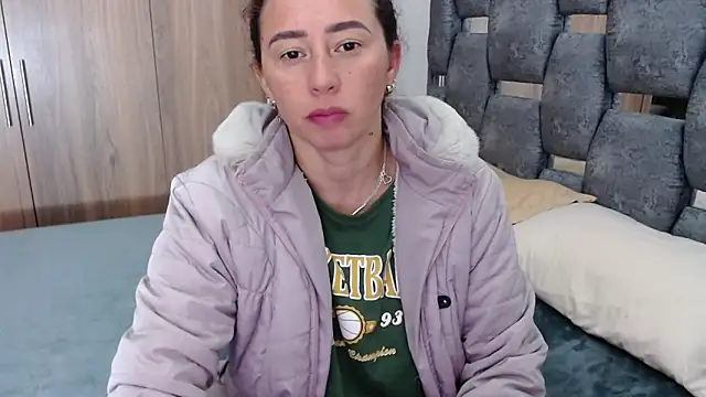 Snapshot of sara_hott_1 chatting on 27, 2, 2025 sara hott 1 online show from 27, 2, 2025