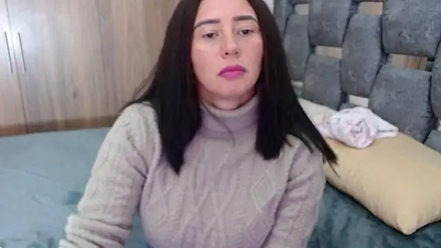 Snapshot of sara_hott_1 chatting on 5, 3, 2025 sara hott 1 online show from 5, 3, 2025