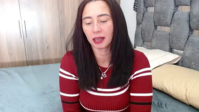 Snapshot of sara_hott_1 chatting on 8, 3, 2025 sara hott 1 online show from 8, 3, 2025