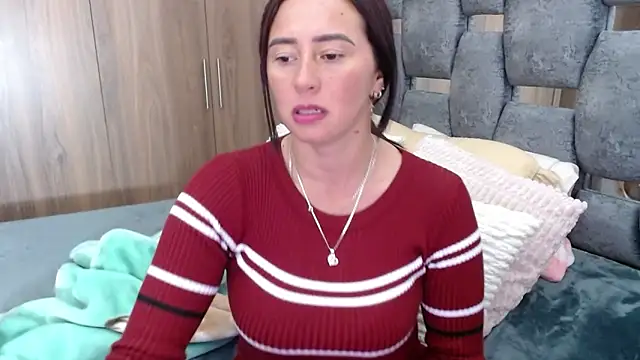 Snapshot of sara_hott_1 chatting on 8, 3, 2025 sara hott 1 online show from 8, 3, 2025