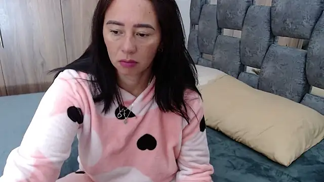 Snapshot of sara_hott_1 chatting on 14, 3, 2025 sara hott 1 online show from 14, 3, 2025