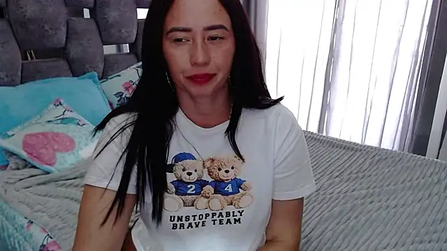 Snapshot of sara_hott_1 chatting on 23, 9, 2025 sara hott 1 online show from 23, 9, 2025