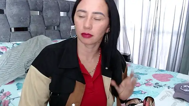 Snapshot of sara_hott_1 chatting on 26, 9, 2025 sara hott 1 online show from 26, 9, 2025