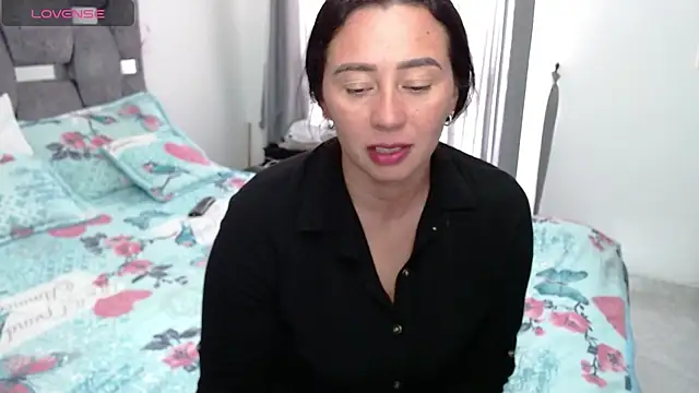 Snapshot of sara_hott_1 chatting on 3, 10, 2025 sara hott 1 online show from 3, 10, 2025