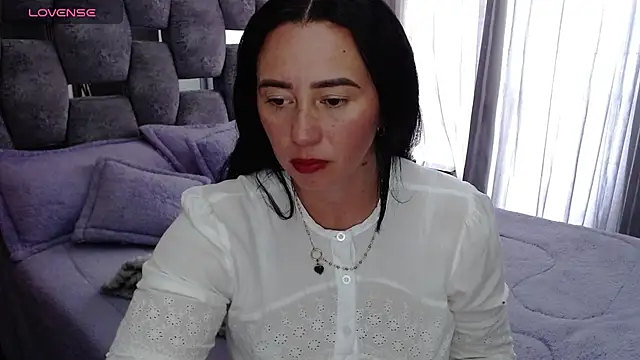 Snapshot of sara_hott_1 chatting on 21, 10, 2025 sara hott 1 online show from 21, 10, 2025