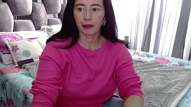 Snapshot of sara_hott_1 chatting on 7, 11, 2025 sara hott 1 online show from 7, 11, 2025