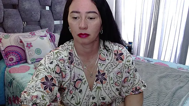 Snapshot of sara_hott_1 chatting on 9, 11, 2025 sara hott 1 online show from 9, 11, 2025