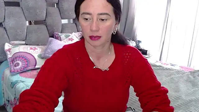 Snapshot of sara_hott_1 chatting on 15, 11, 2025 sara hott 1 online show from 15, 11, 2025