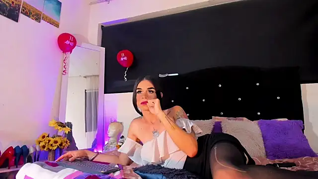 lesly xx online show from 20, 2, 2025