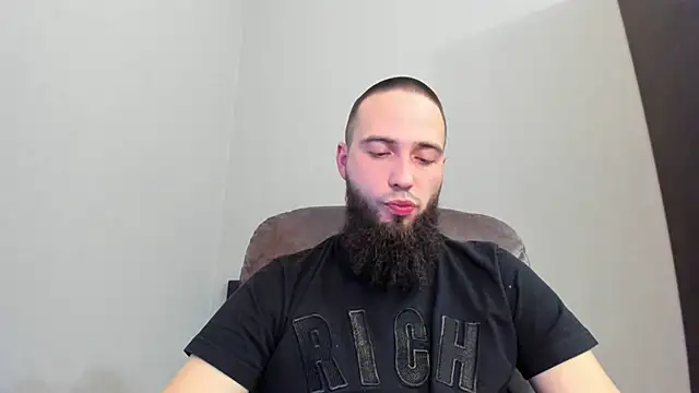 Snapshot of A_____________ chatting on 11, 2, 2025 A online show from 11, 2, 2025