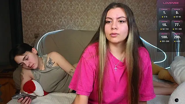 twobabesweet online show from 5, 1, 2025