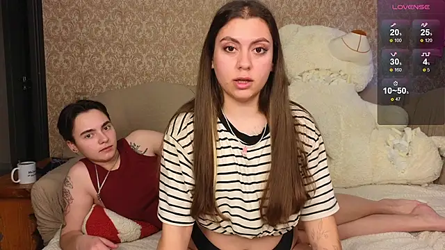 twobabesweet online show from 25, 9, 2025