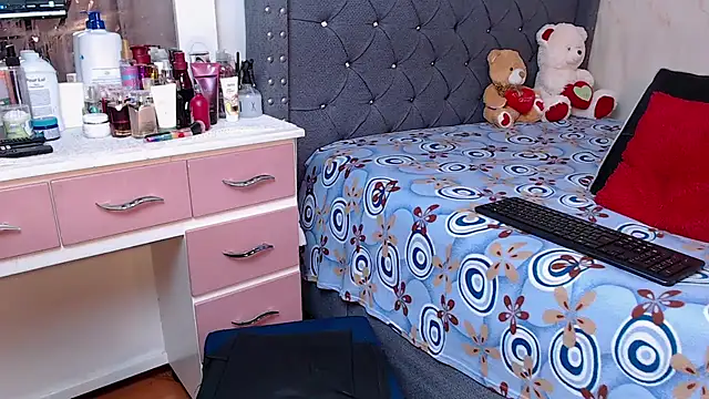 CanndyBrunett online show from 10, 10, 2025