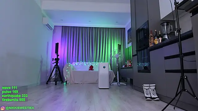 Snapshot of nikkisweetie chatting on 1, 1, 2025 nikkisweetie online show from 1, 1, 2025