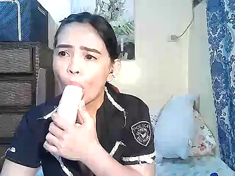 Kisses-13 online show from 6, 8, 2026